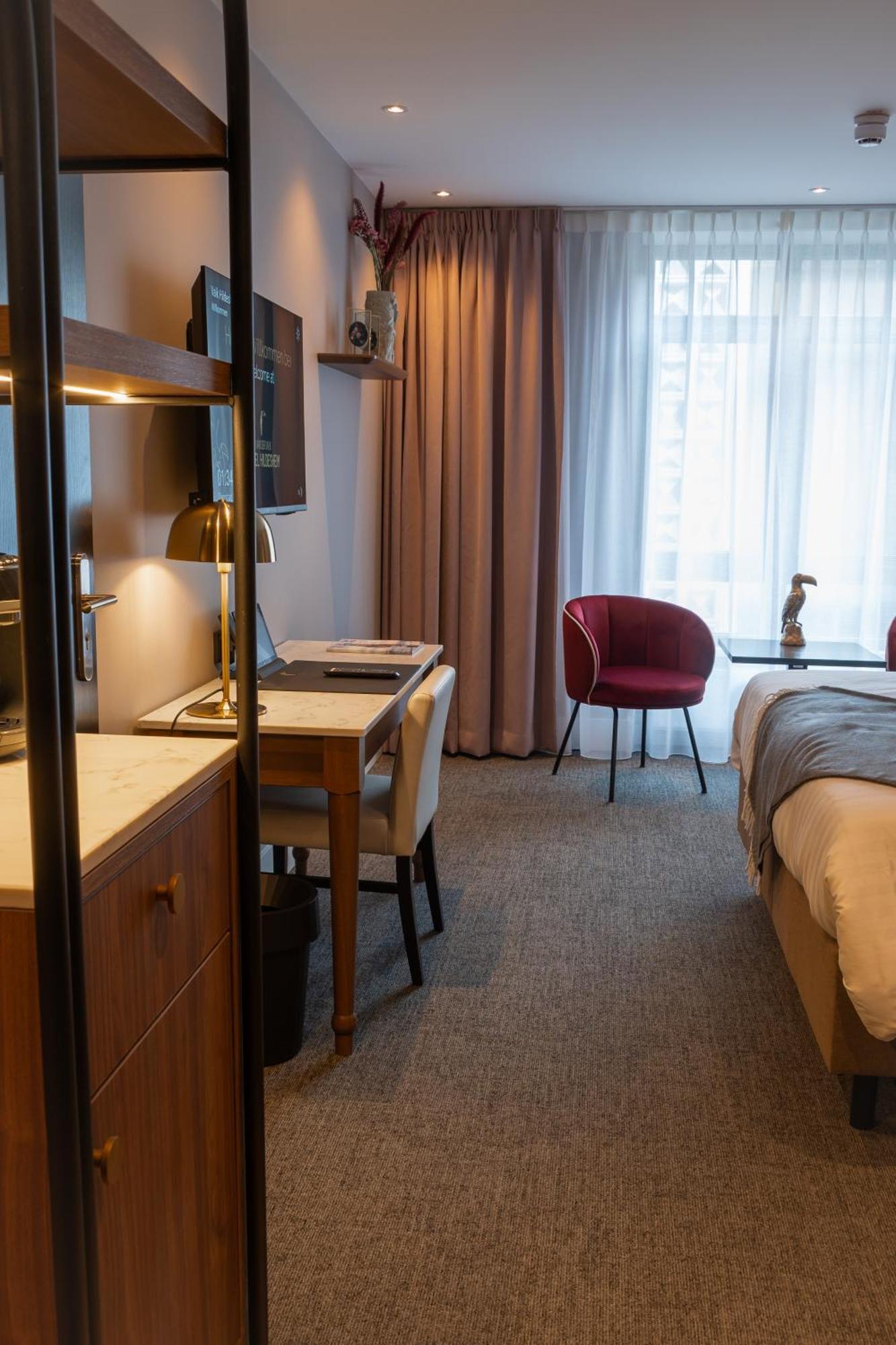 Van Der Valk Hotel ฮิลเดสไฮม์ ภายนอก รูปภาพ